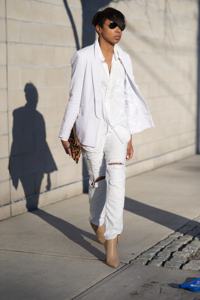 white boyfriend jeans