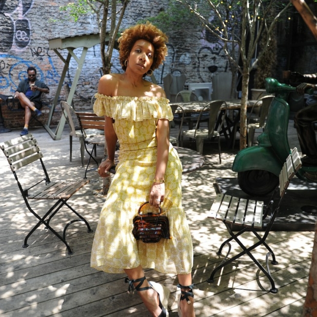 how to wear off the shoulder dresses